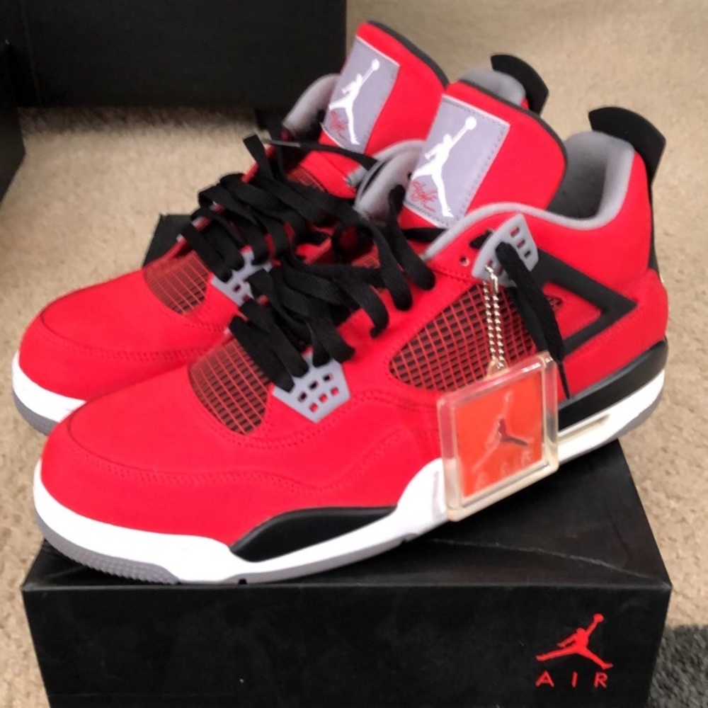Jordan Retro 4 “Toro”